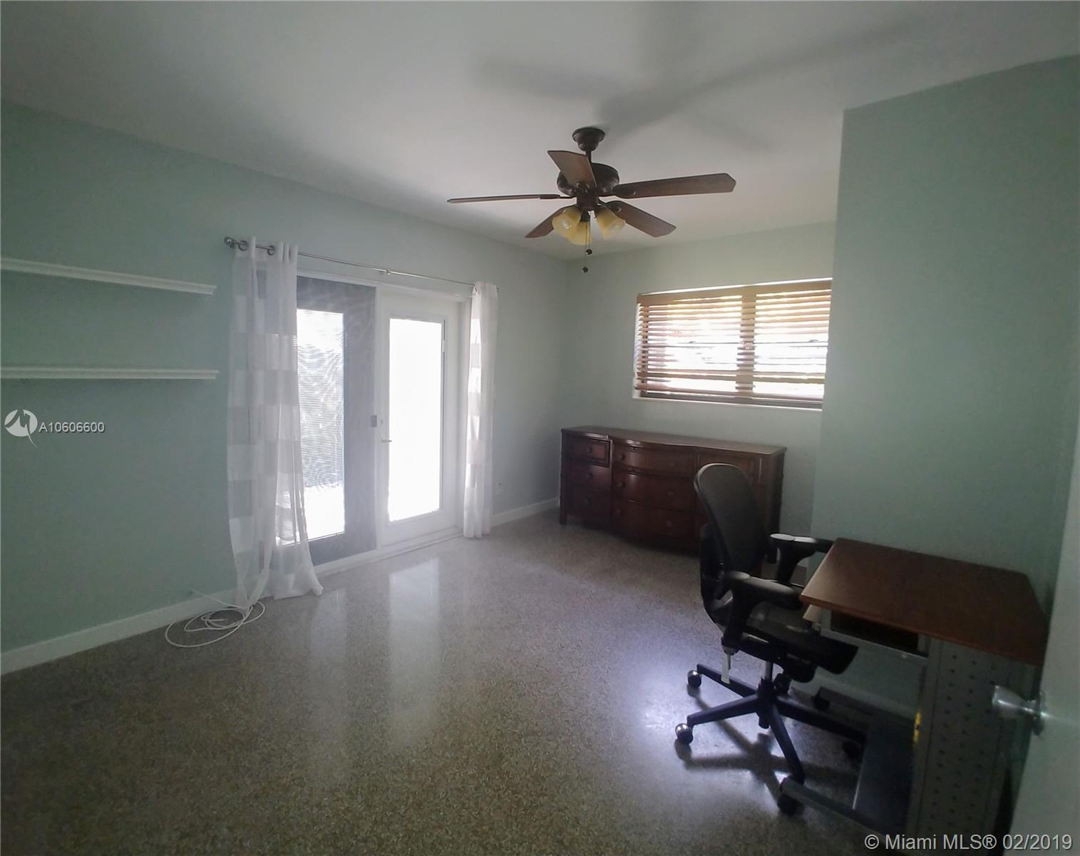 Hollywood Place - Residential