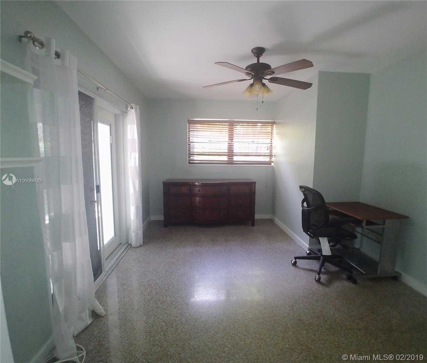 Hollywood Place - Residential