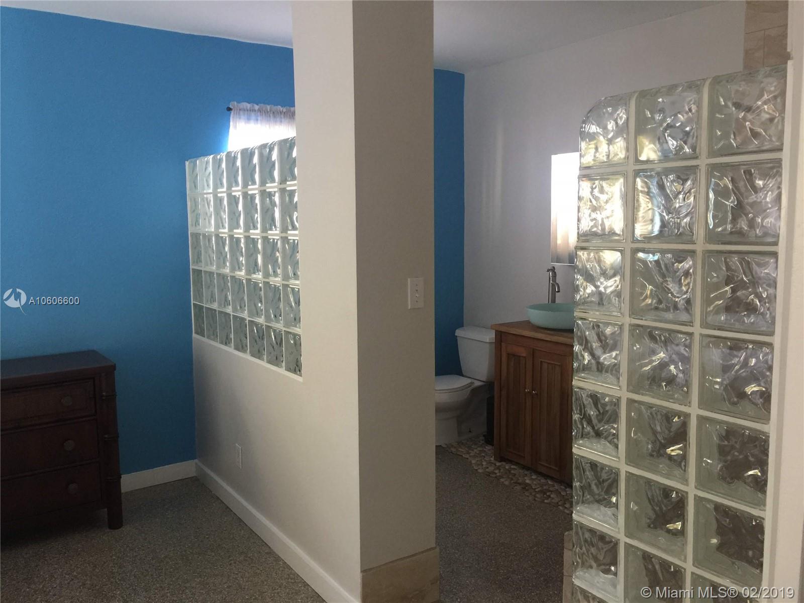 Hollywood Place - Residential