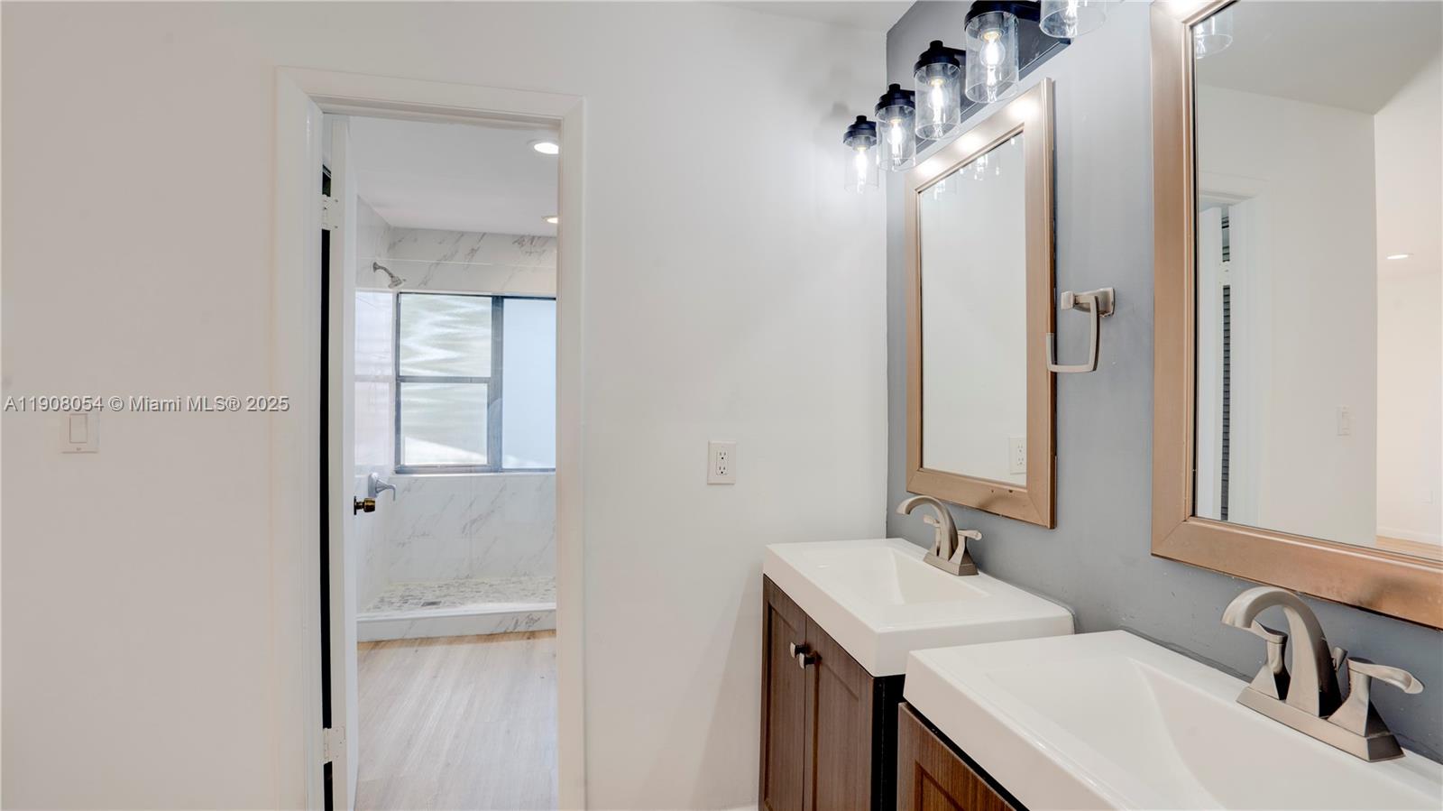 WINONA PARK - Residential Lease