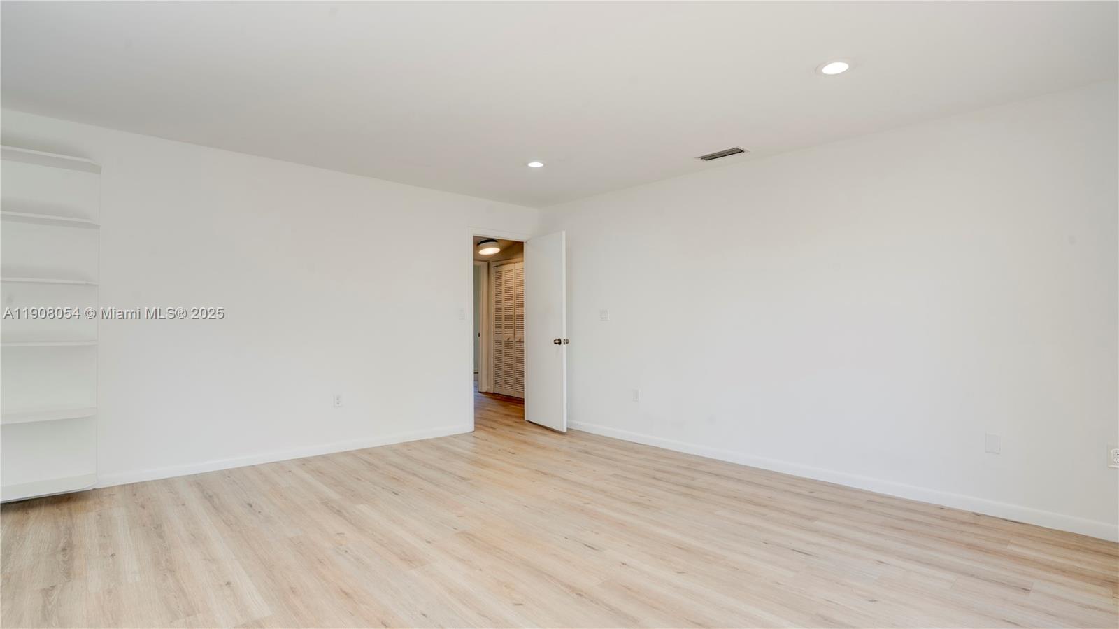 WINONA PARK - Residential Lease