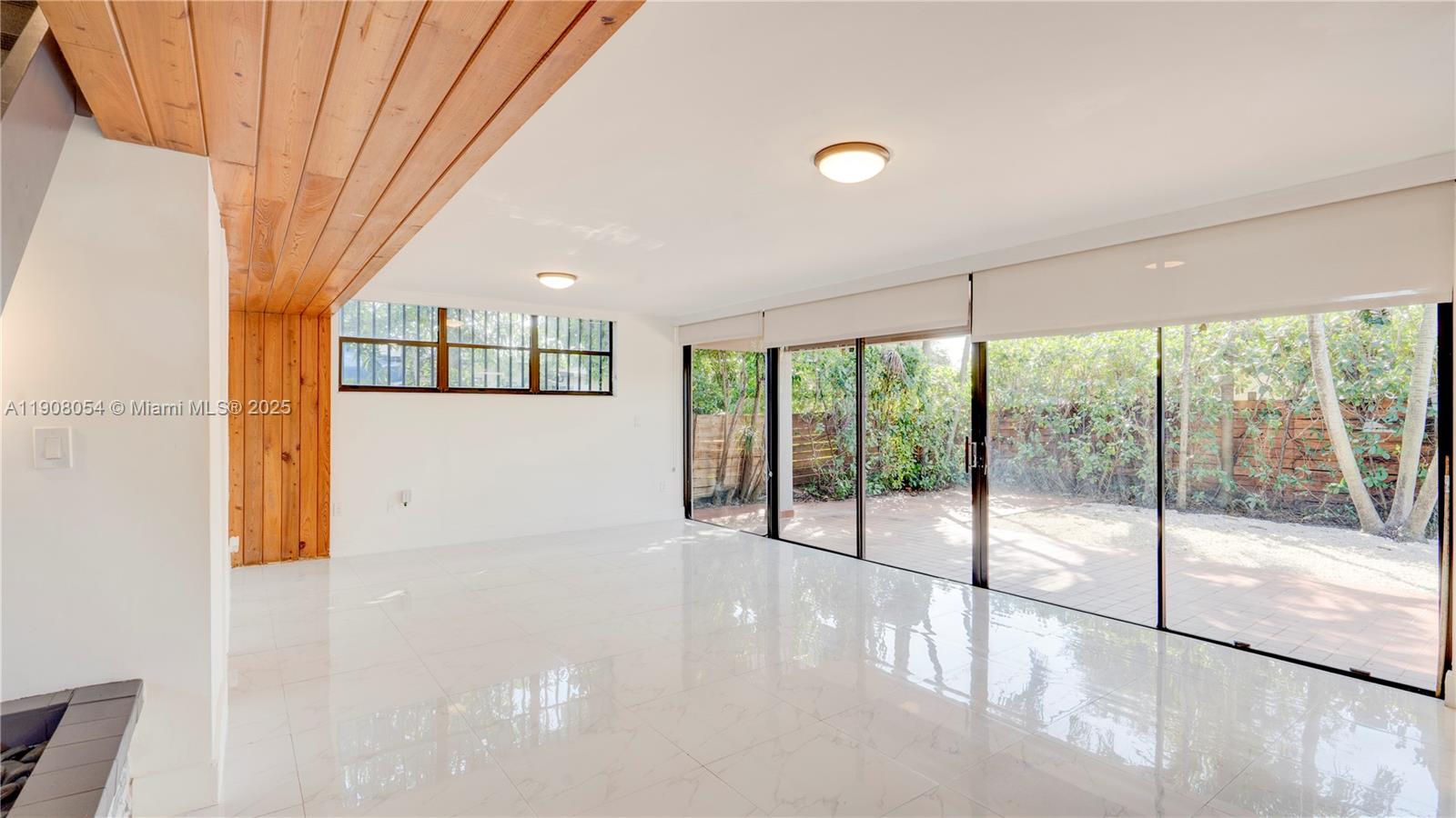 WINONA PARK - Residential Lease