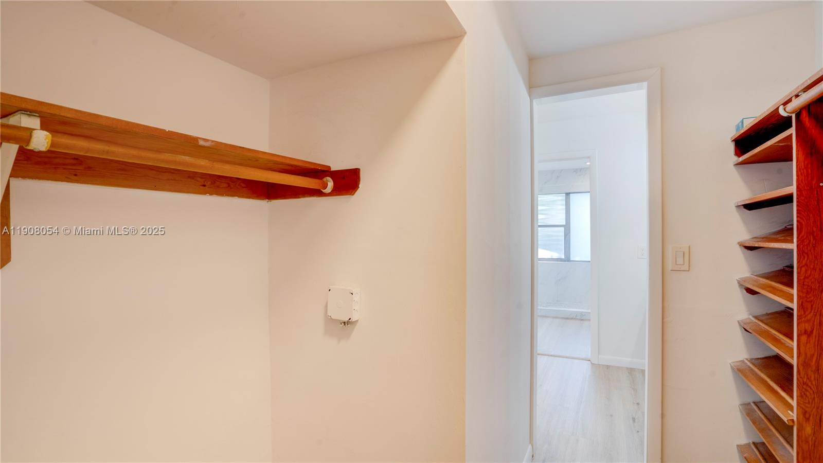 WINONA PARK - Residential Lease