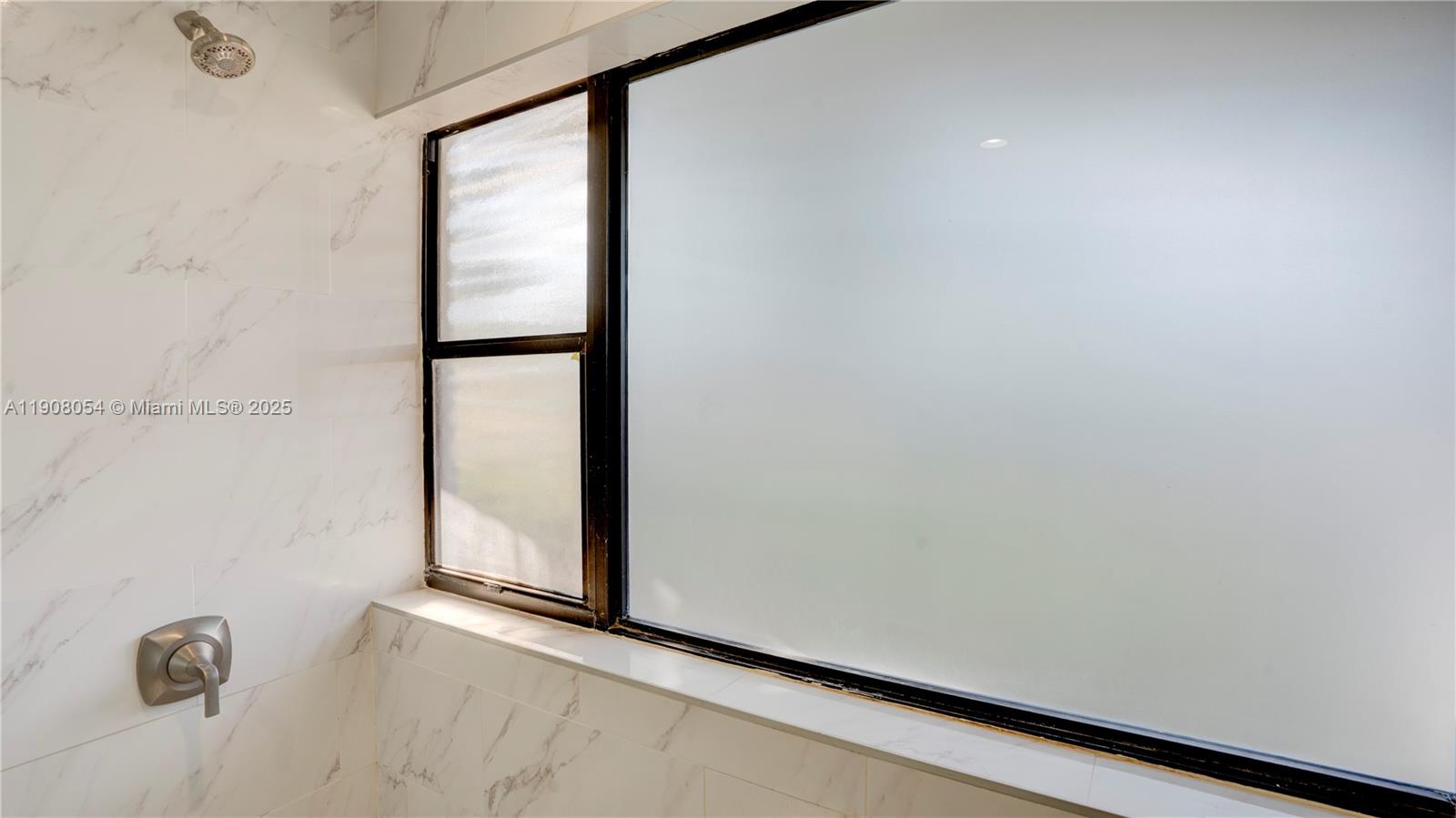 WINONA PARK - Residential Lease