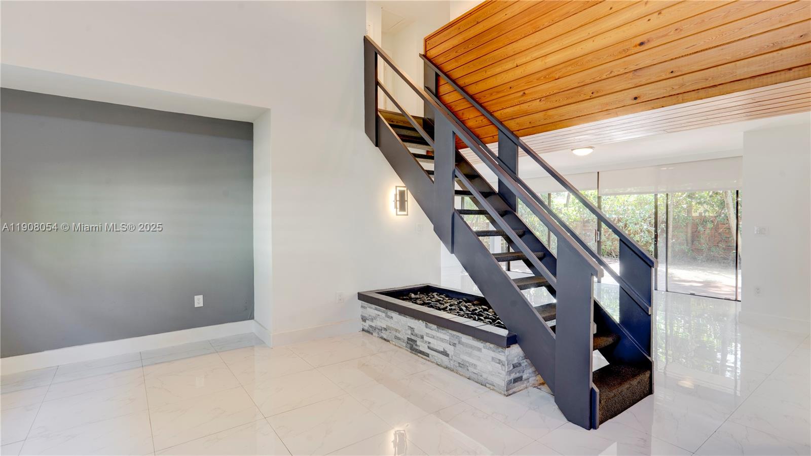 WINONA PARK - Residential Lease