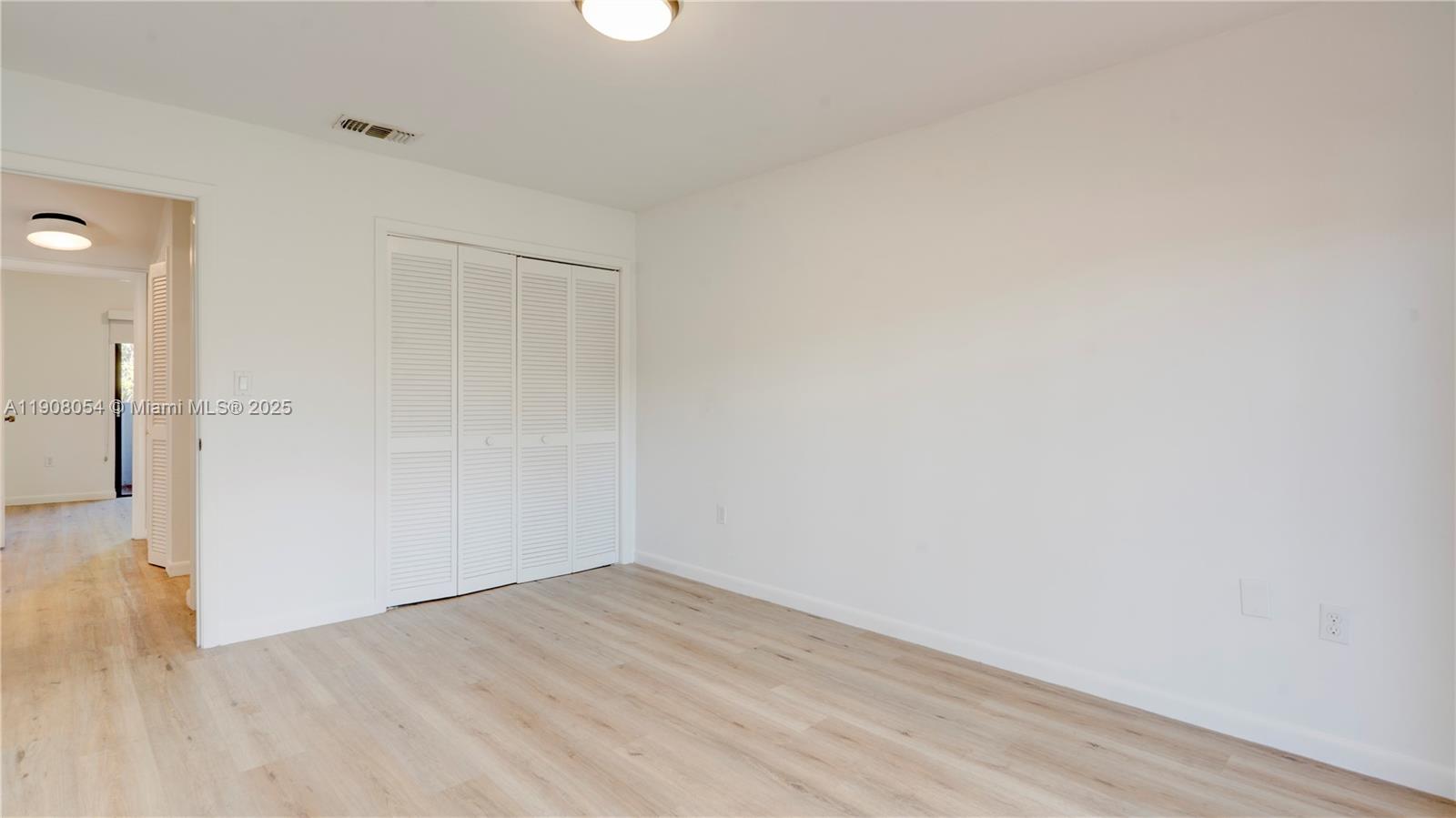 WINONA PARK - Residential Lease