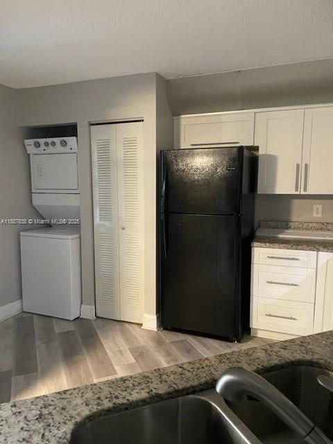LAKESHORE CONDO #5 - Residential