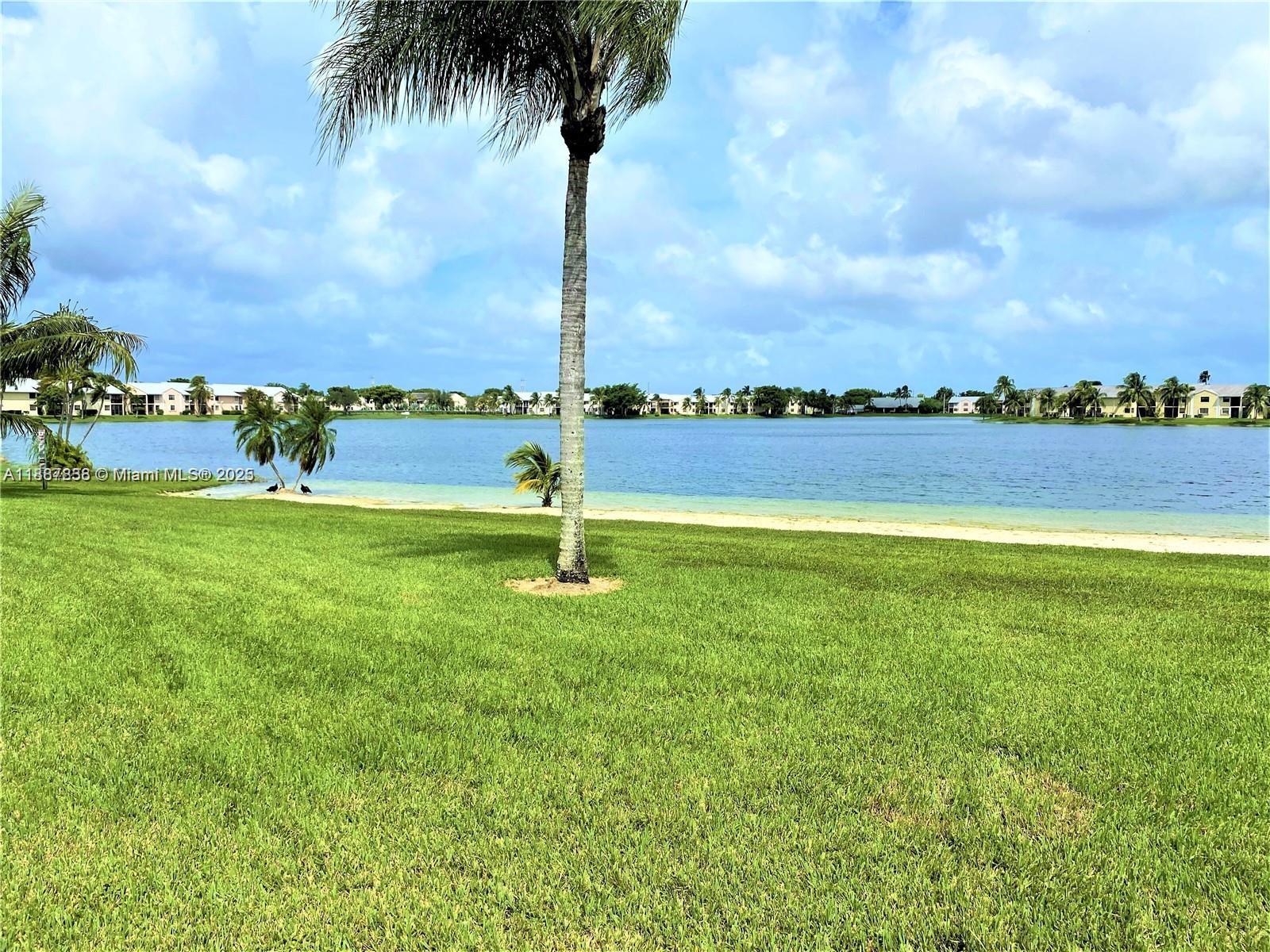 LAKESHORE CONDO #5 - Residential