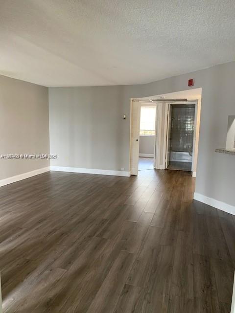 LAKESHORE CONDO #5 - Residential