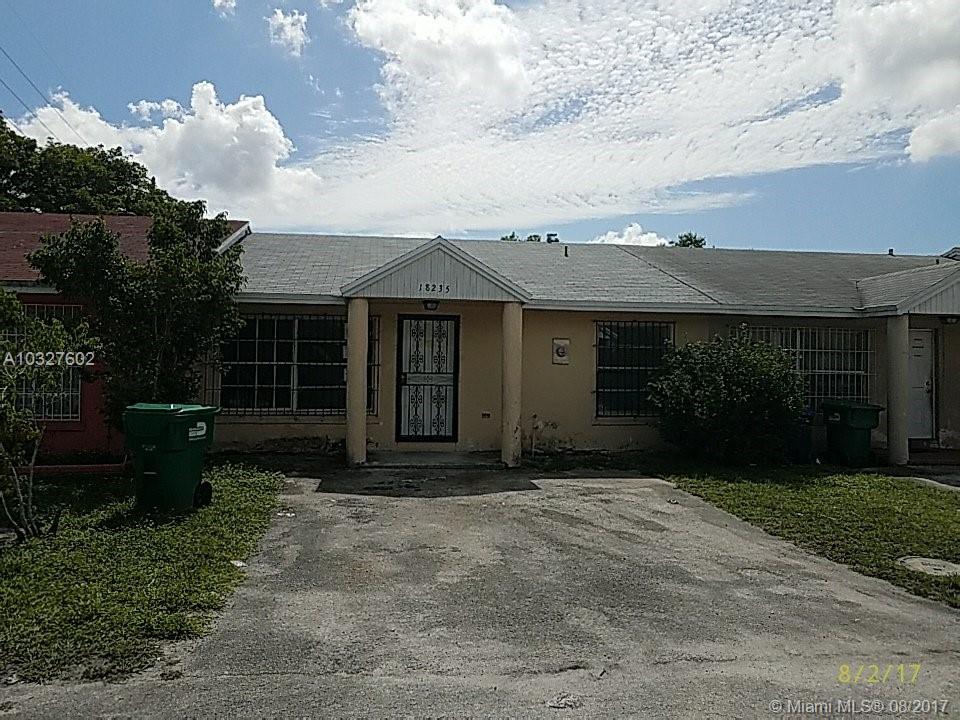 Great opportunity on this 2/2 villa with spacious backyard. New roof and new AC! First Look Initiative for owner occupants until 9/2/2017. Seller offers up to $500 contribution towards buyer's home warranty at closing (request must be made with initial offer). Being sold As-Is. Realtors, please see broker remarks. Deadline to submit highest and best offer is 9/7/2017 by 10AM EST. Realtors, please see Broker Remarks.