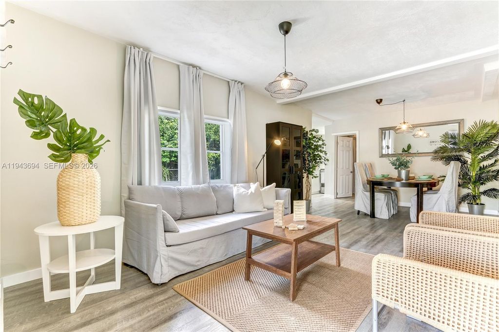 Photo of 427 S 24th Ave #6, Hollywood, FL 33020 (MLS # A11943694)