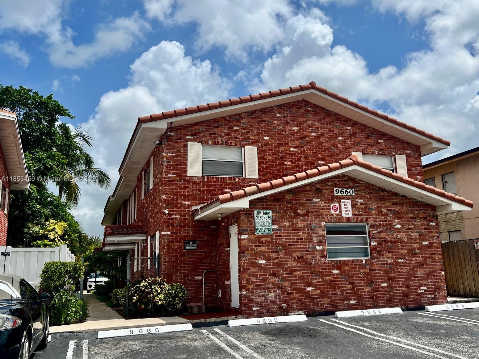 Beautifully maintained townhouse in the heart of Coral Springs – no HOA approval required, get approved in 24 hours! This freshly painted townhome features a newer kitchen and updated bathrooms. Located near schools, major roads, shopping, and dining – and just steps from the exciting Coral Springs Village Square development.