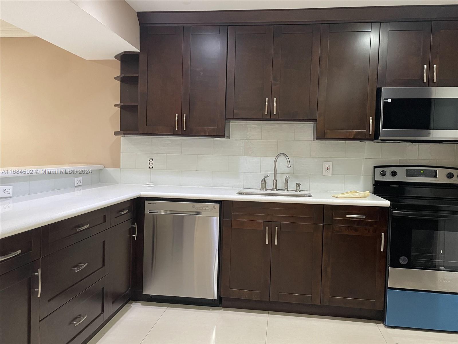 TOWN SQUARE CONDO - Residential