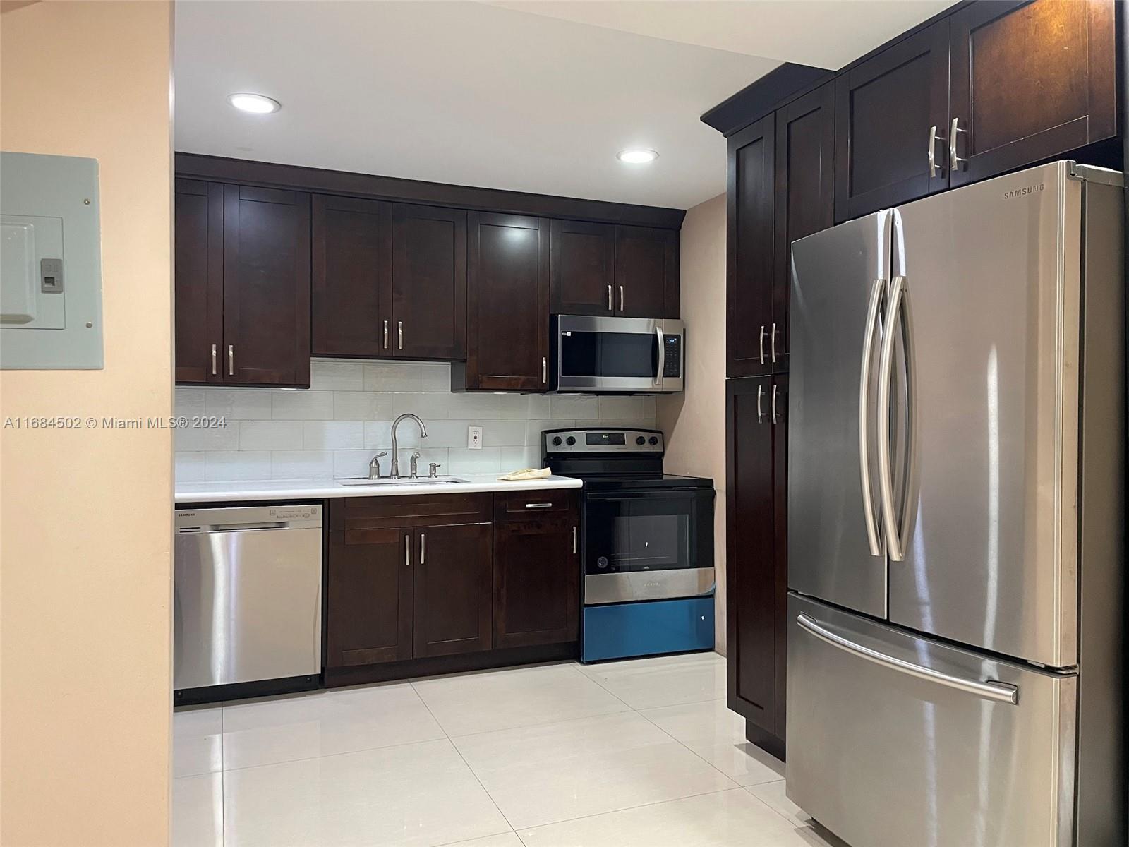 TOWN SQUARE CONDO - Residential