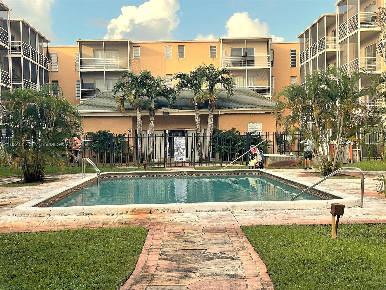 TOWN SQUARE CONDO - Residential