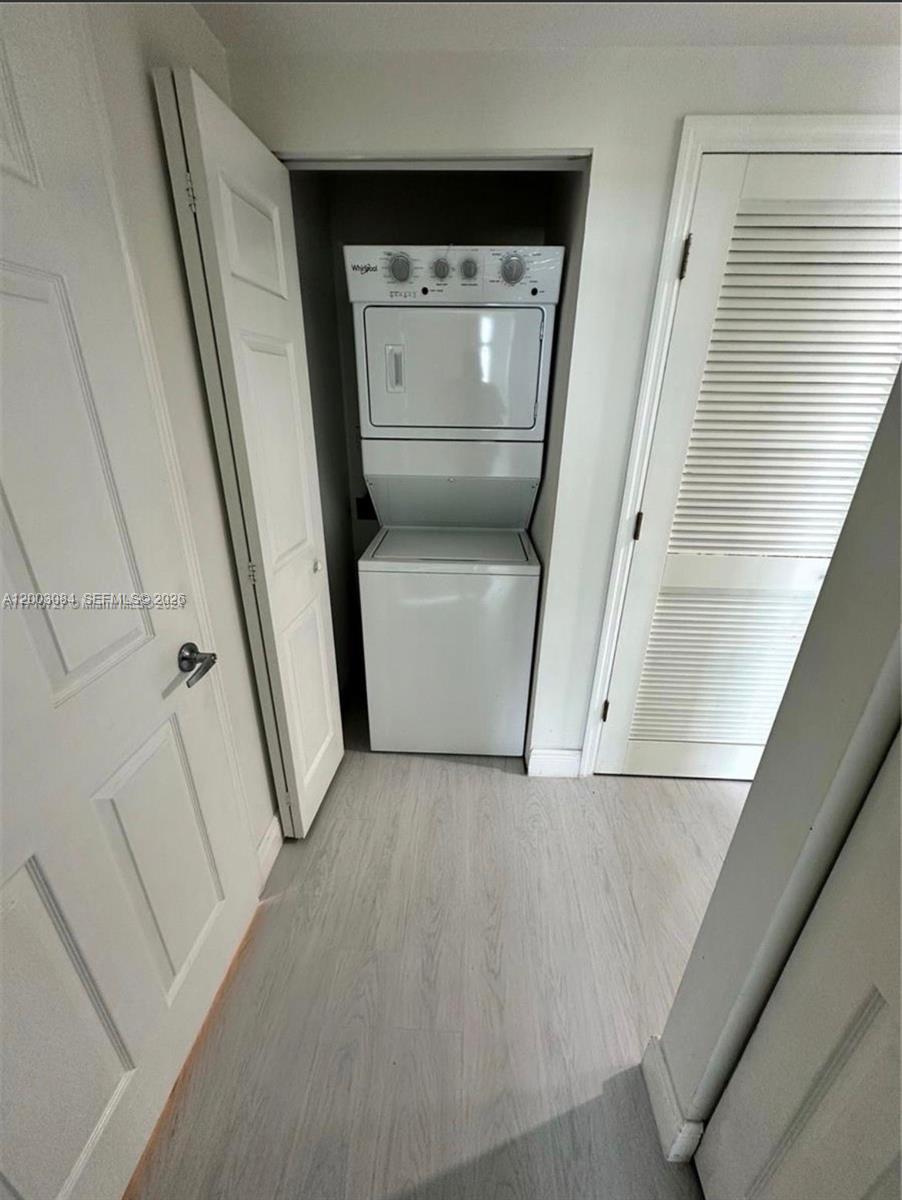 HOLLYWOOD STATION RES CON - Residential Lease