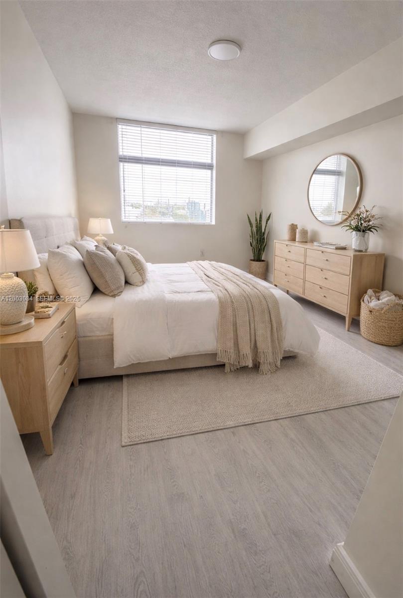 HOLLYWOOD STATION RES CON - Residential Lease