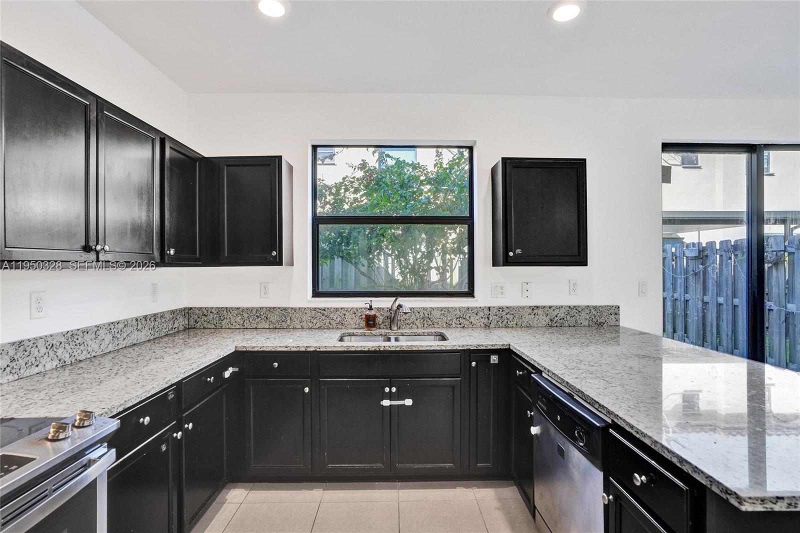 COCO PALM ESTATES - Residential