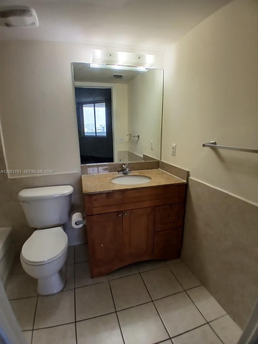 SAN LORENZO CONDO - Residential Lease