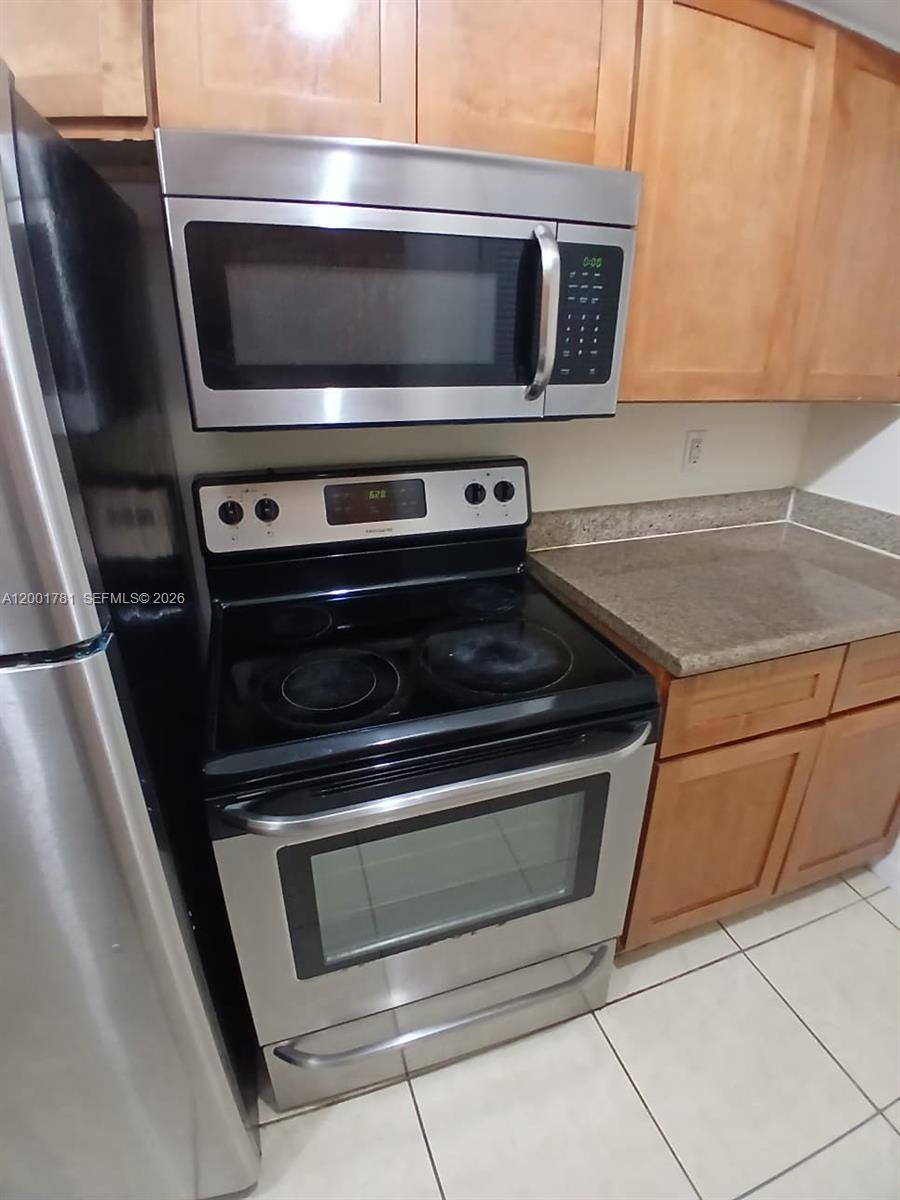 SAN LORENZO CONDO - Residential Lease