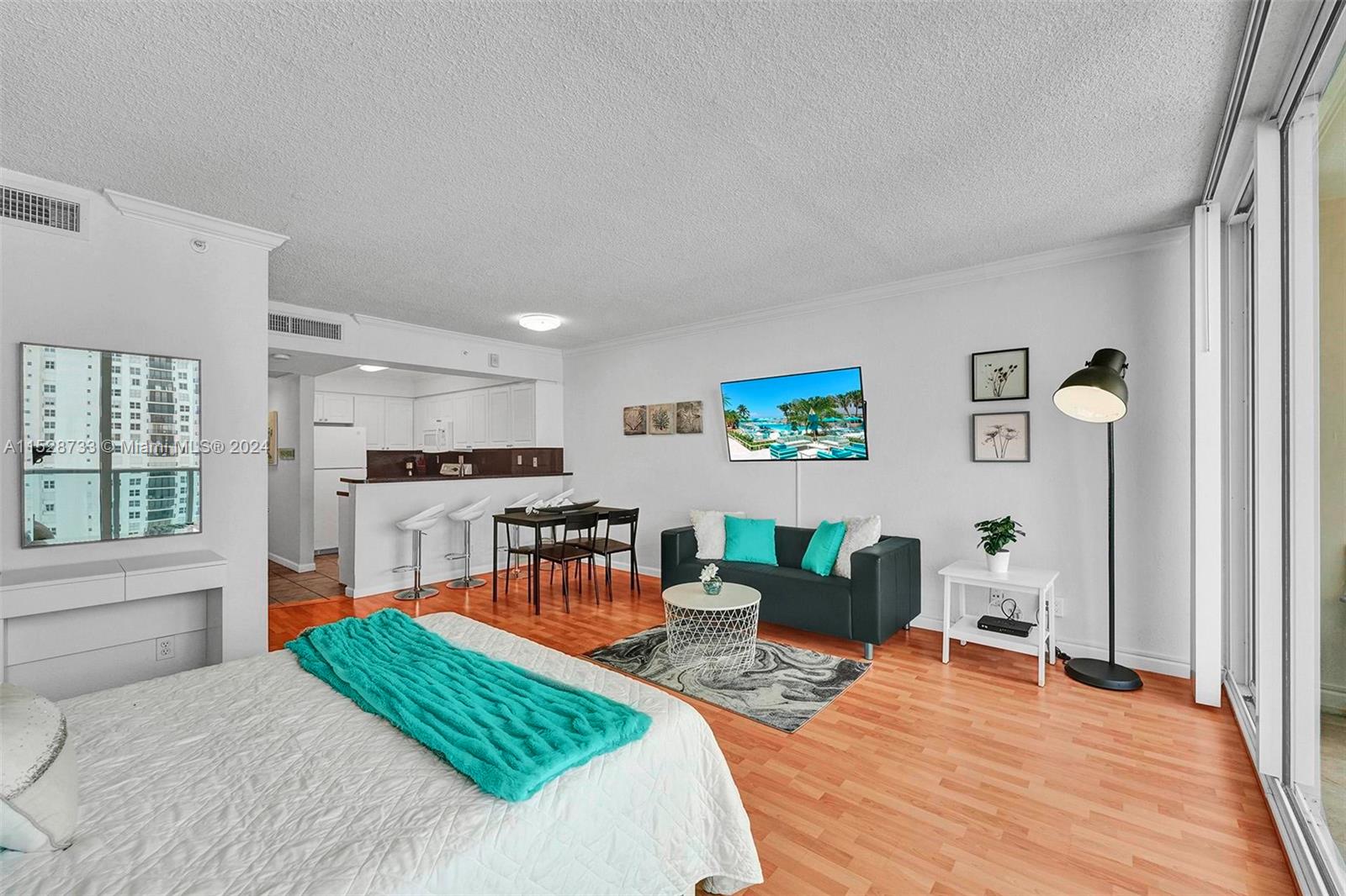 WAVE CONDO - Residential Lease