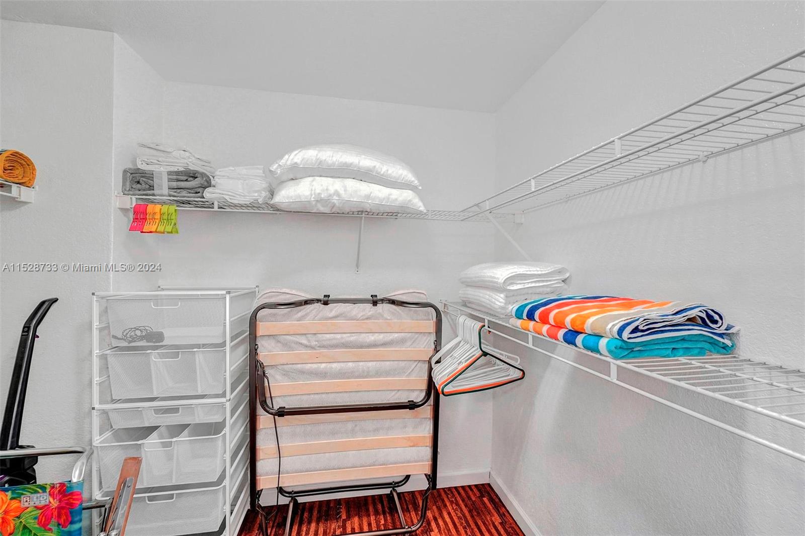 WAVE CONDO - Residential Lease