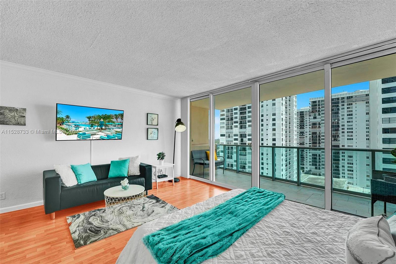 WAVE CONDO - Residential Lease