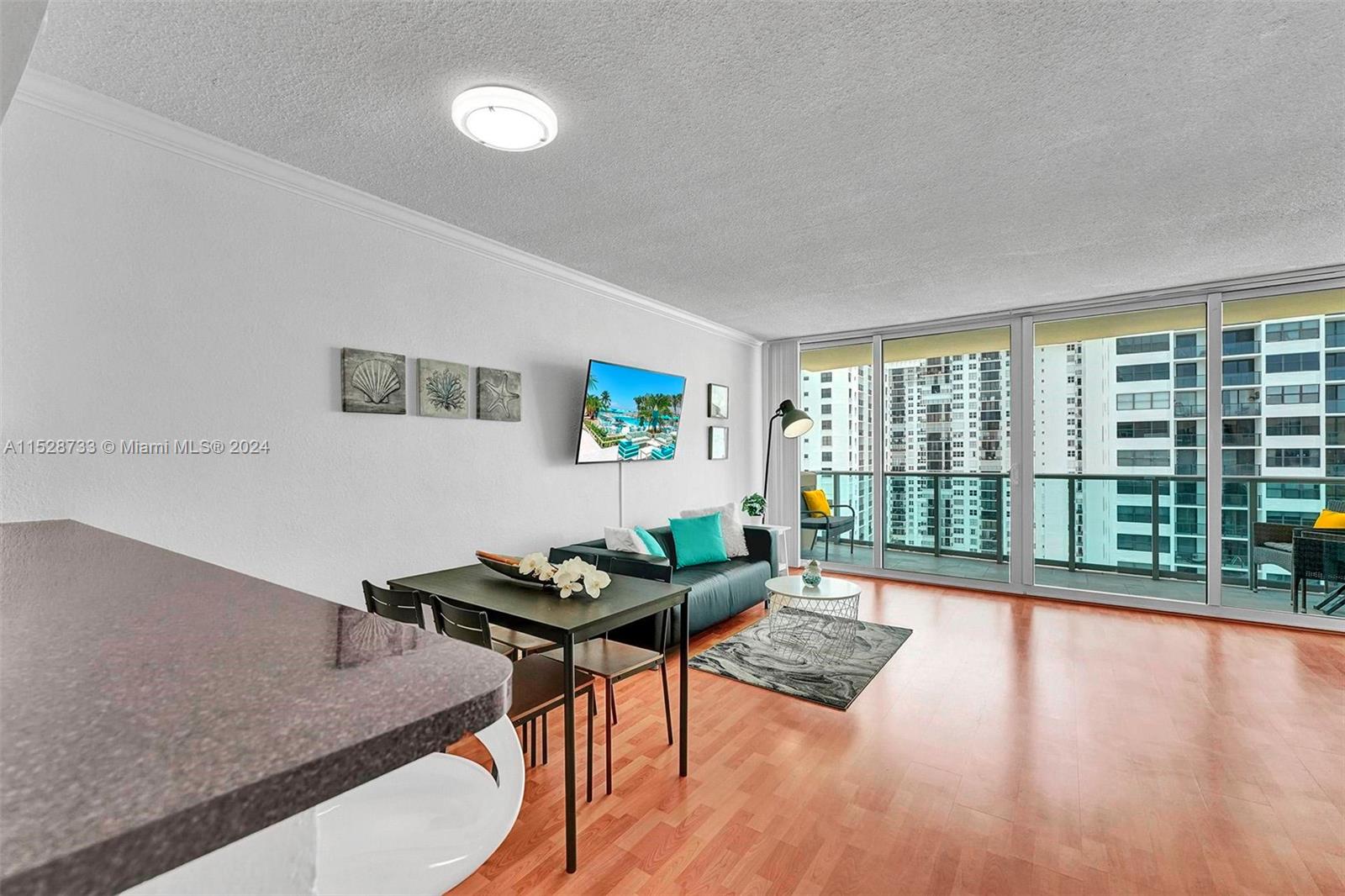 WAVE CONDO - Residential Lease