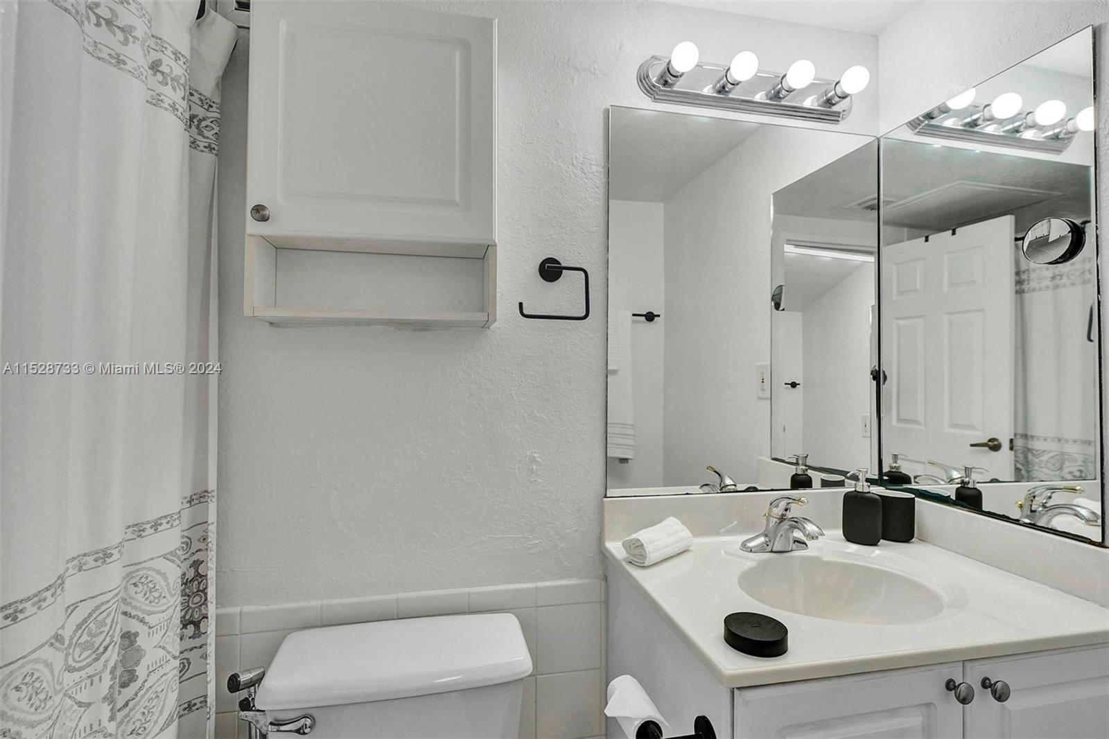 WAVE CONDO - Residential Lease
