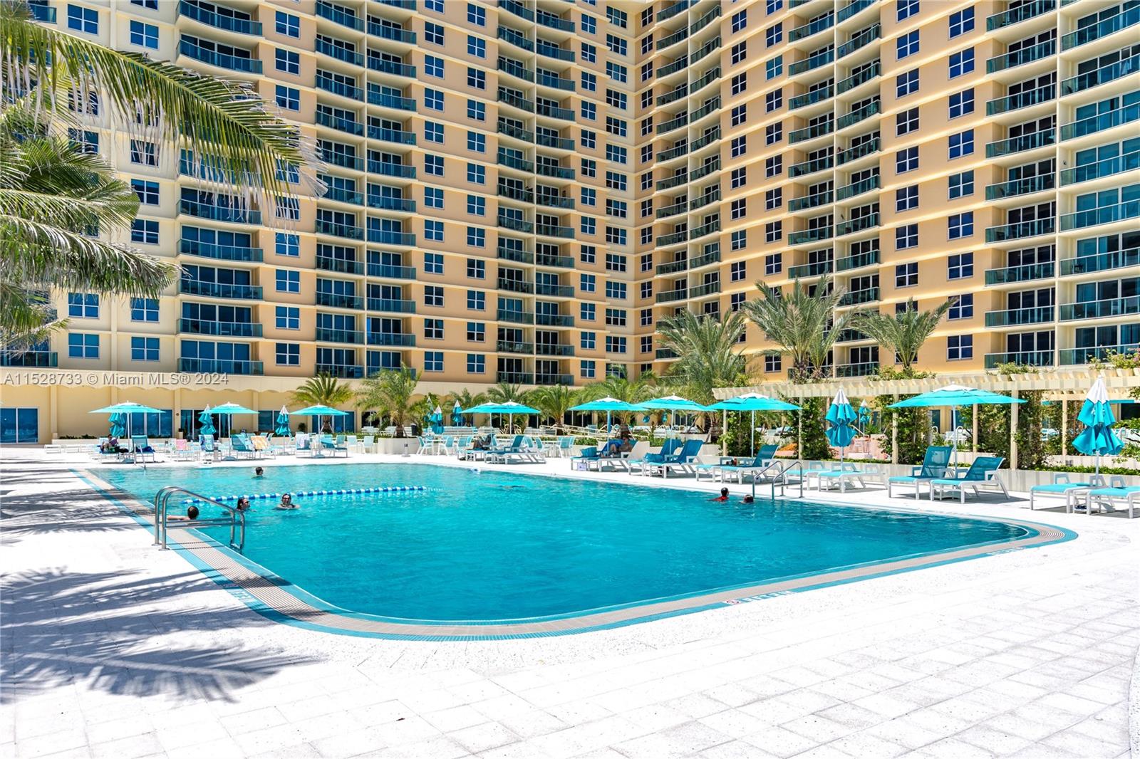 WAVE CONDO - Residential Lease