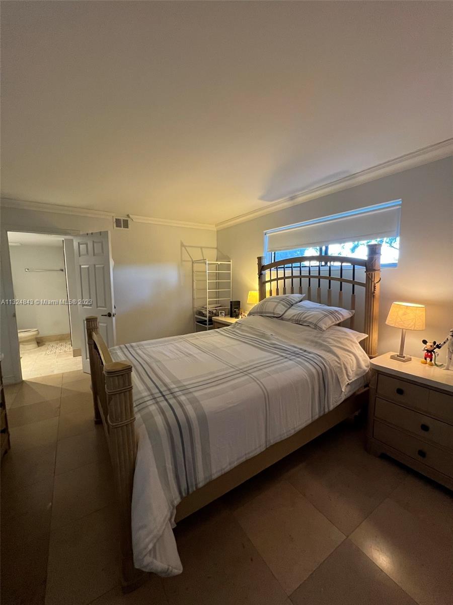 OAKLAND FOREST CLUB CONDO - Residential Lease