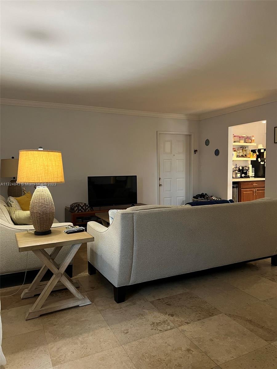 OAKLAND FOREST CLUB CONDO - Residential Lease