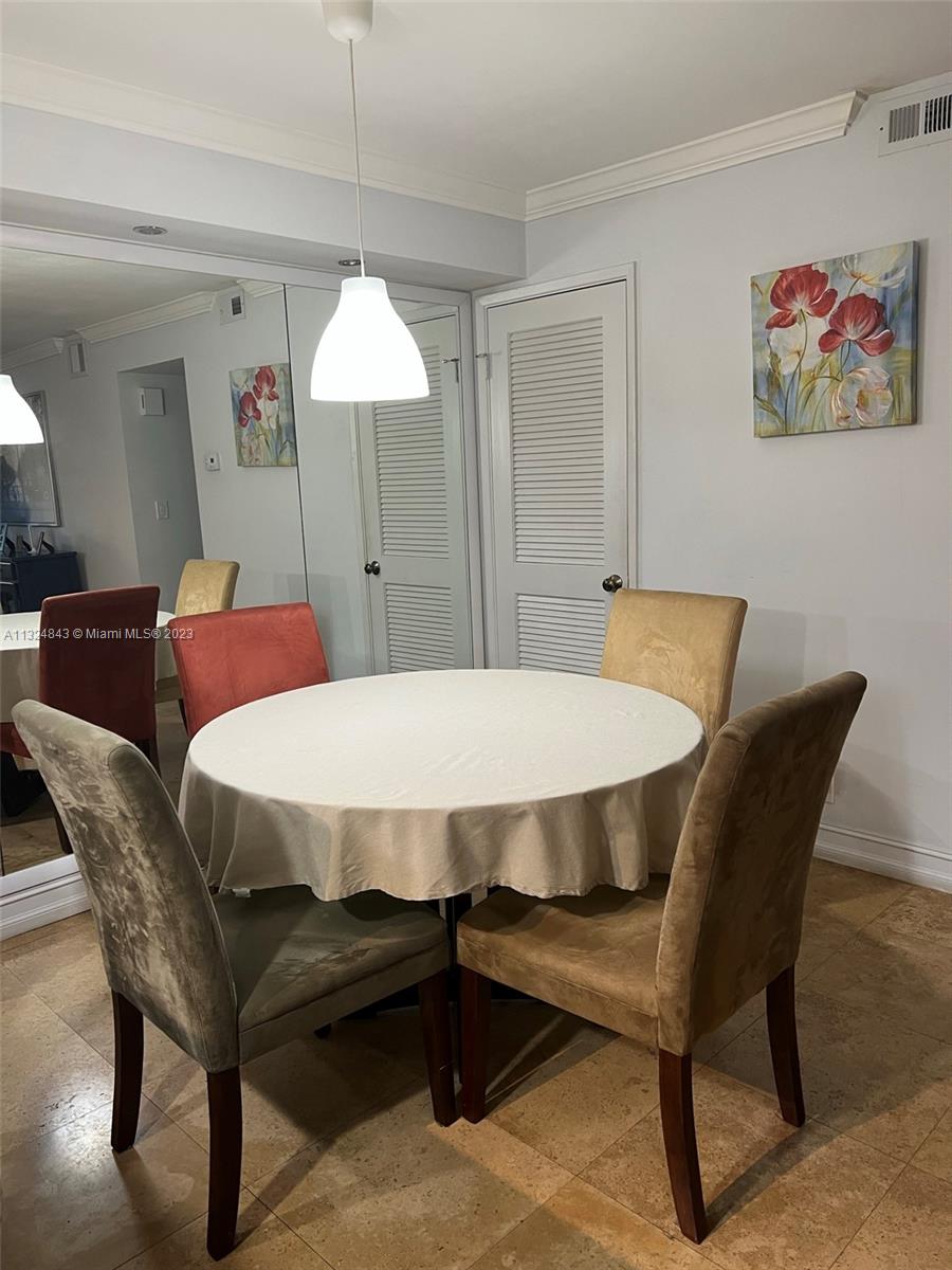 OAKLAND FOREST CLUB CONDO - Residential Lease