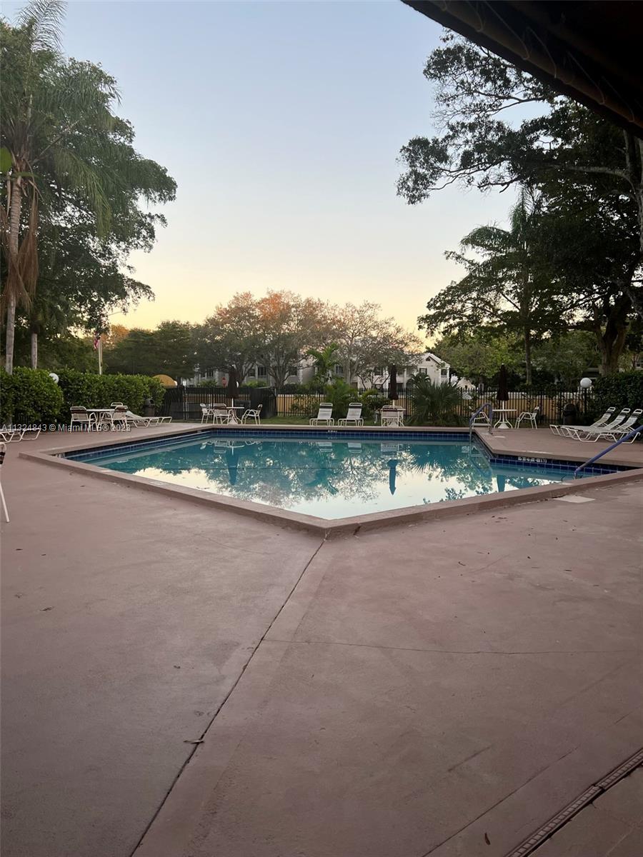 OAKLAND FOREST CLUB CONDO - Residential Lease