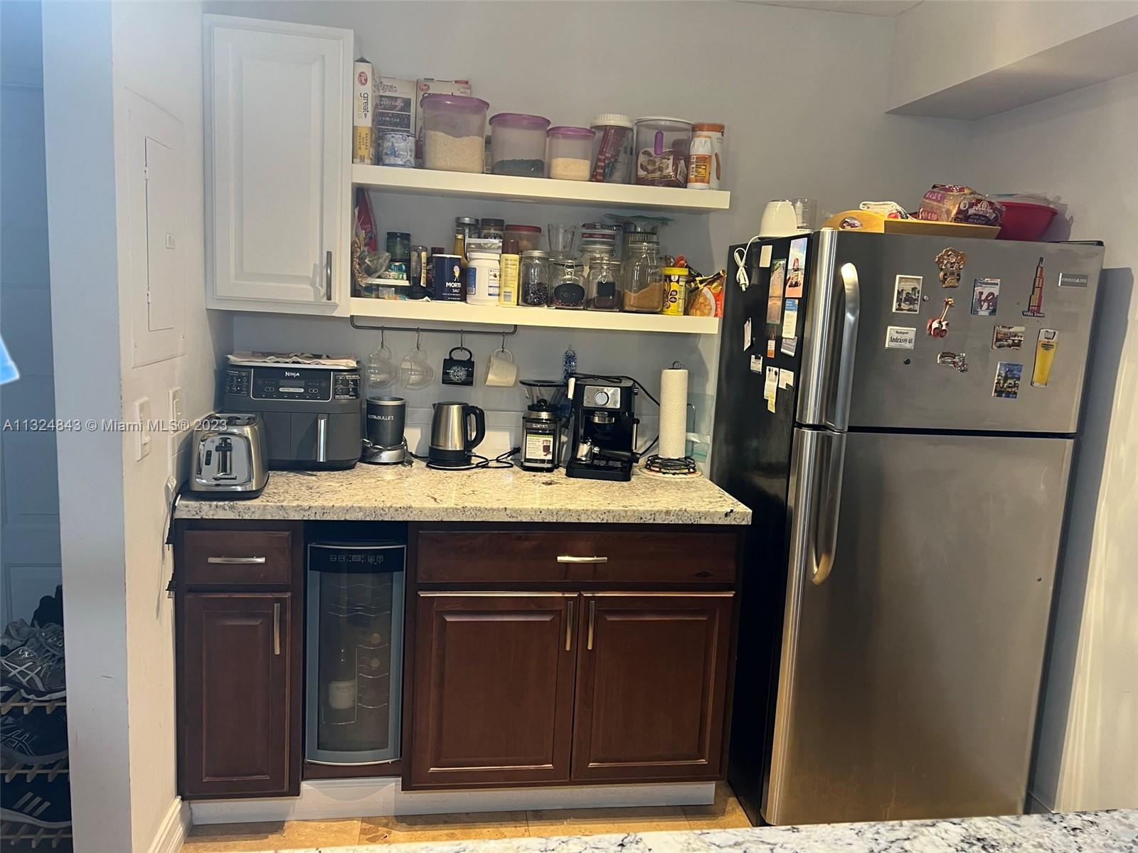 OAKLAND FOREST CLUB CONDO - Residential Lease