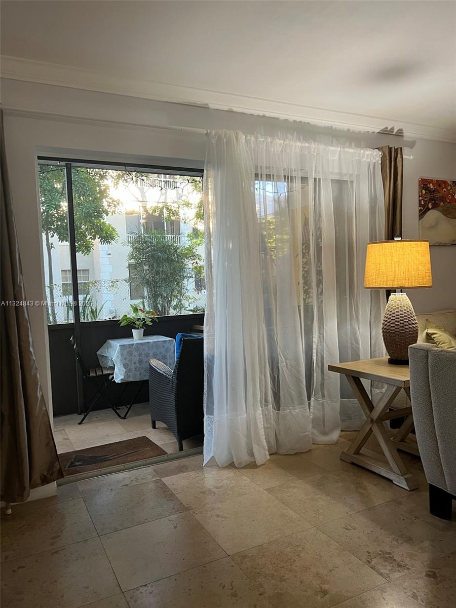 OAKLAND FOREST CLUB CONDO - Residential Lease