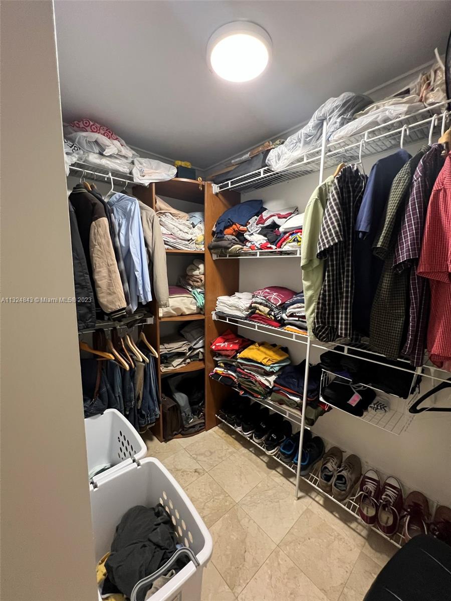 OAKLAND FOREST CLUB CONDO - Residential Lease