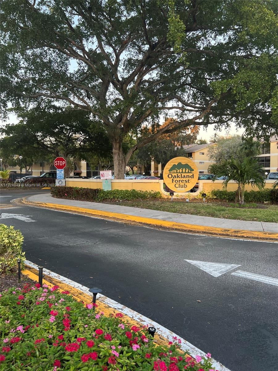 OAKLAND FOREST CLUB CONDO - Residential Lease