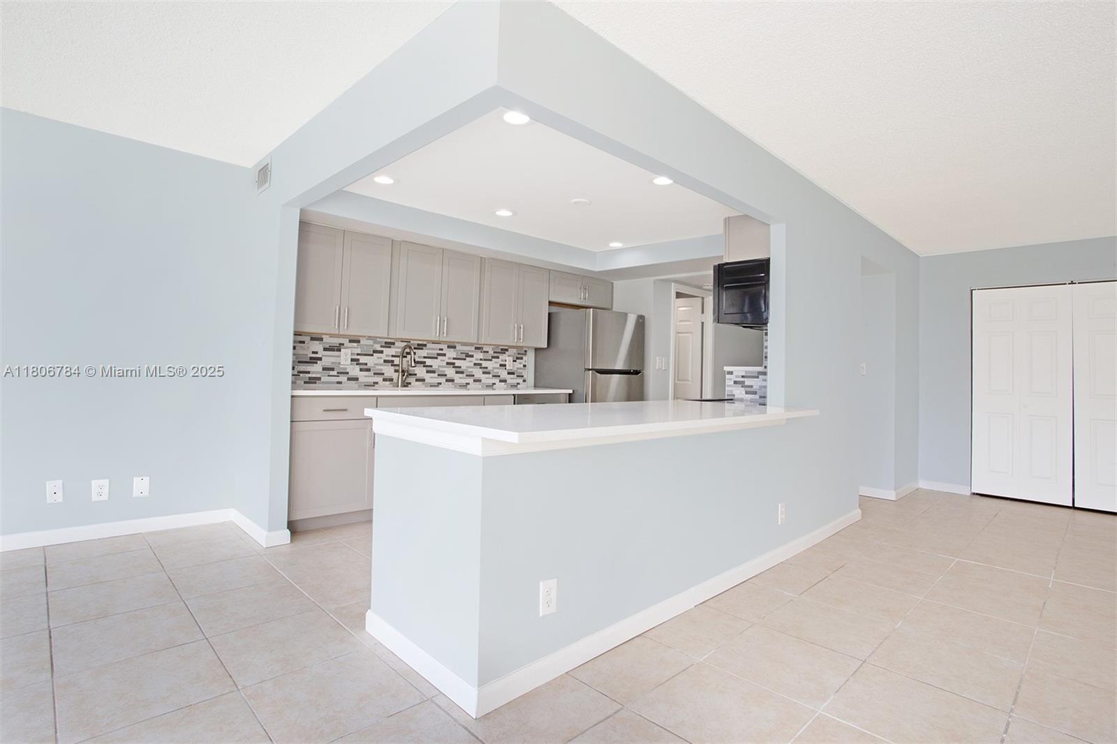 DESOTO PARK CONDO - Residential Lease