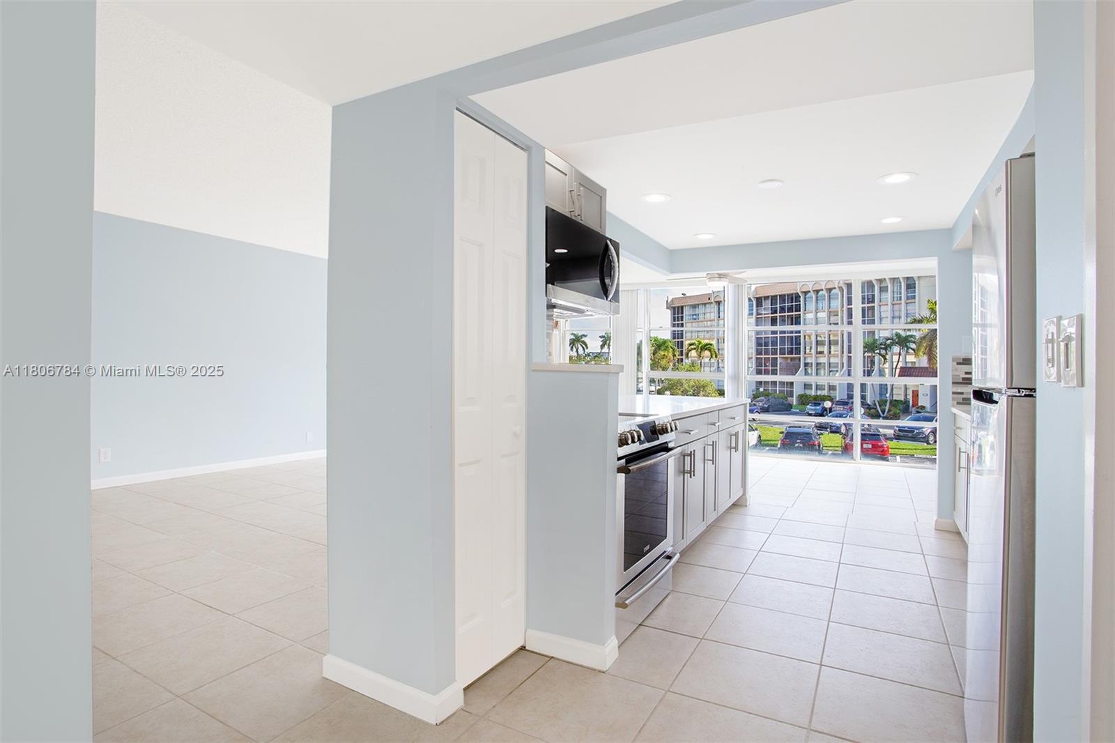 DESOTO PARK CONDO - Residential Lease