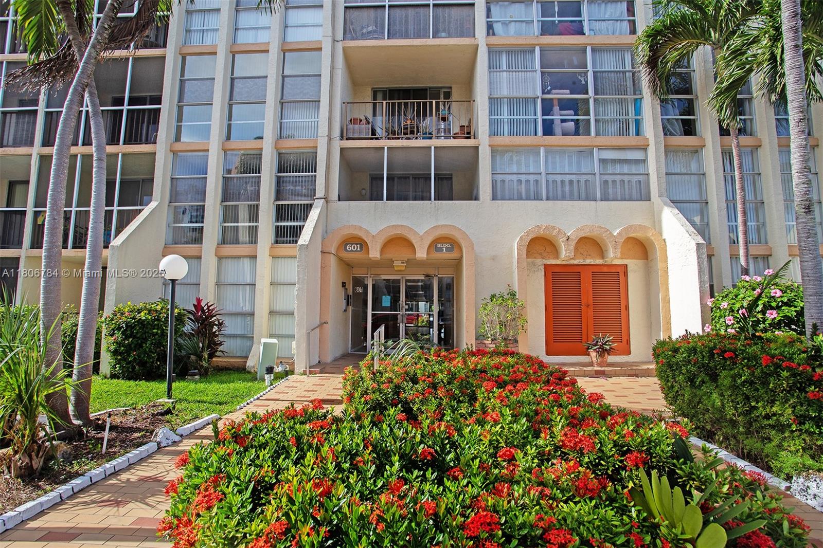 DESOTO PARK CONDO - Residential Lease