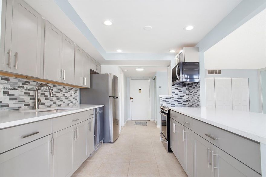 Beautiful property located in the desirable Three Islands community in Hallandale Beach.  
This remarkable residence features a spacious layout with two private balconies, spacious bedrooms,a modern kitchen, ample closet space and filled with natural light. Unbearable Location!! Close to the beach and shops. Vibrant community.