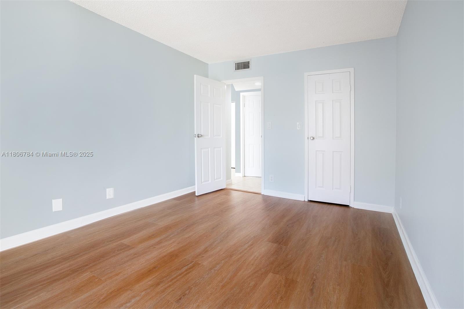DESOTO PARK CONDO - Residential Lease