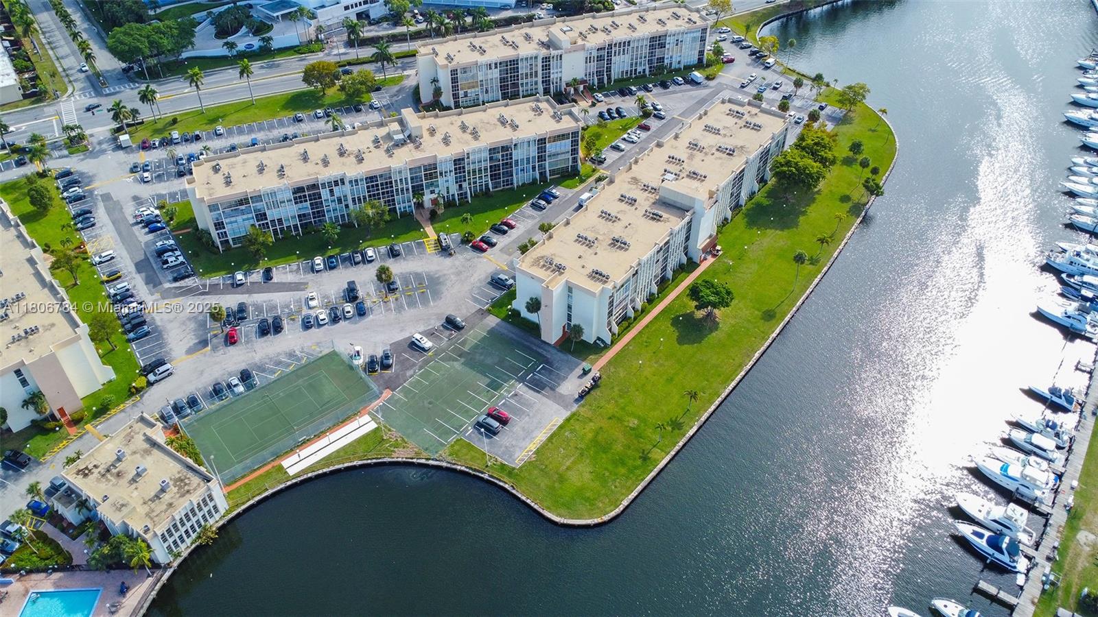 DESOTO PARK CONDO - Residential Lease