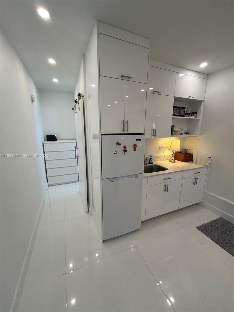 MIRACLE MANOR 1ST ADDN - Residential Lease