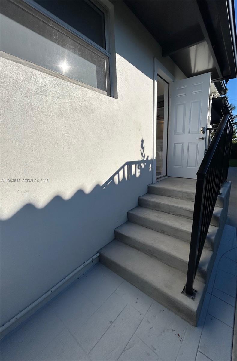MIRACLE MANOR 1ST ADDN - Residential Lease