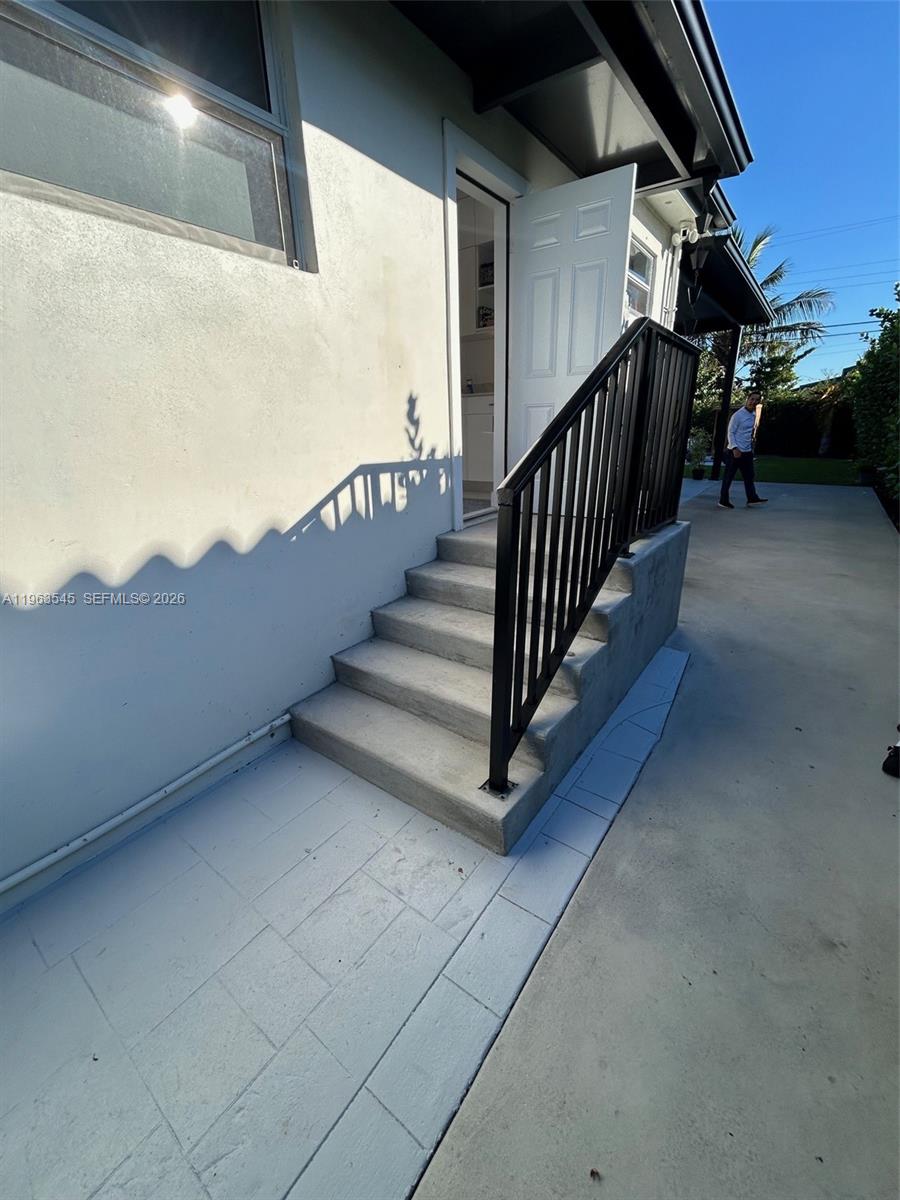 MIRACLE MANOR 1ST ADDN - Residential Lease