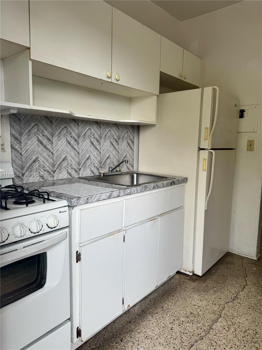 ALLAPATTAH HIGHLANDS ADDN - Residential Lease