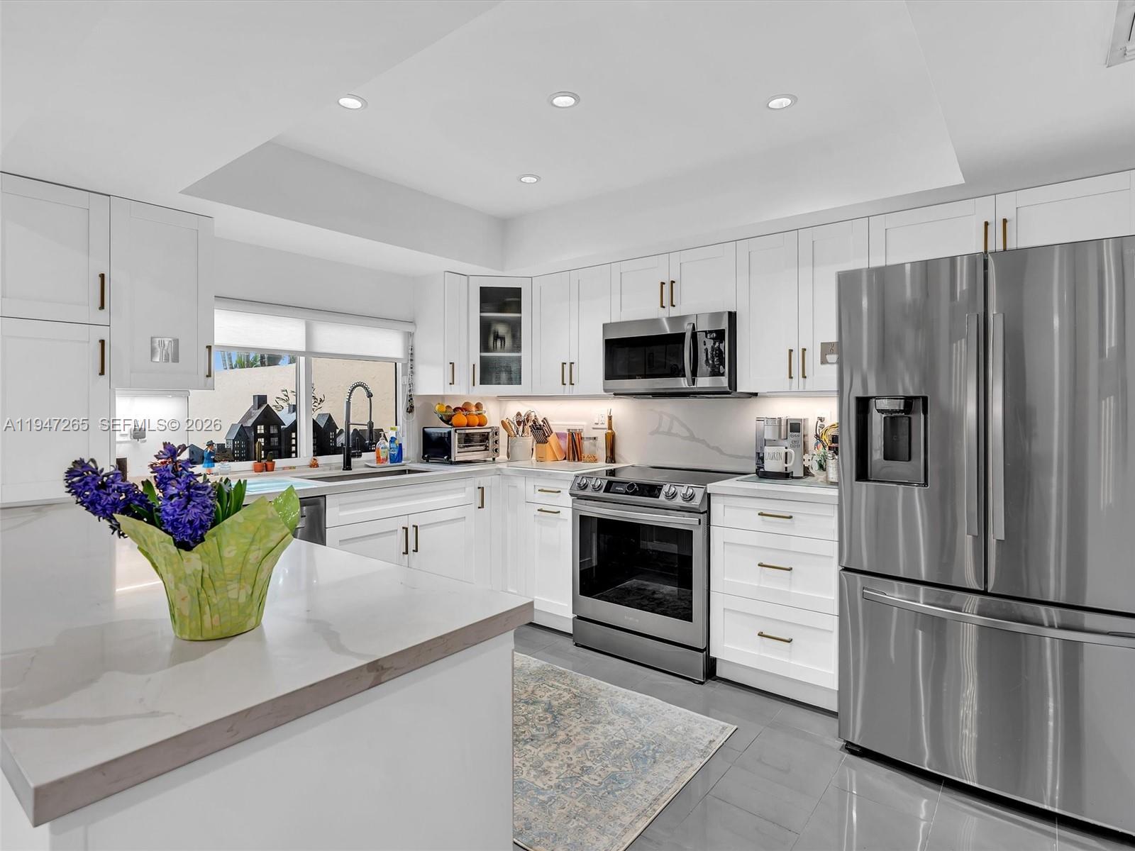 SUNSET PARK LAKE VILLAS S - Residential