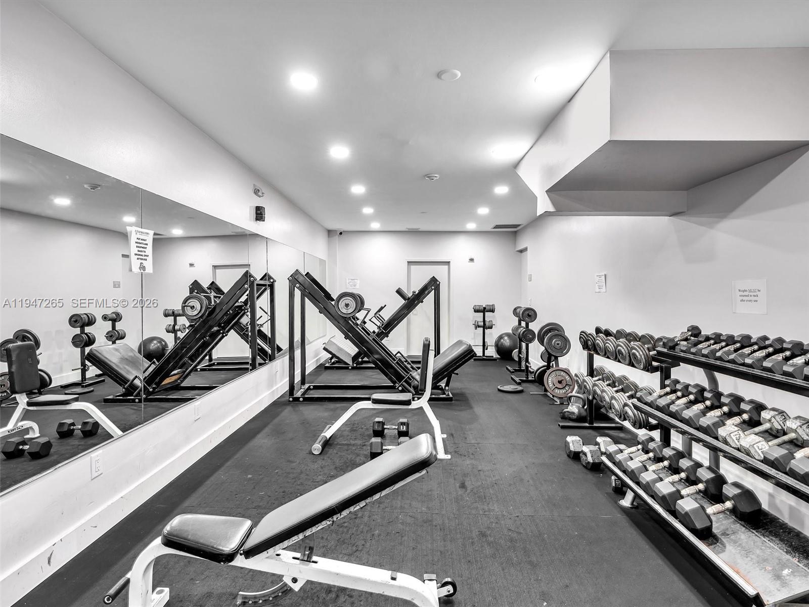 SUNSET PARK LAKE VILLAS S - Residential